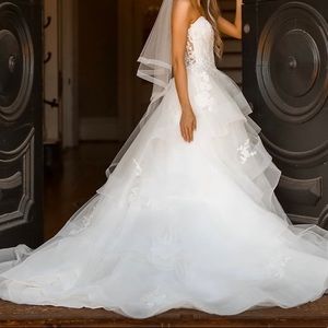 Casablanca wedding dress w/ matching veil